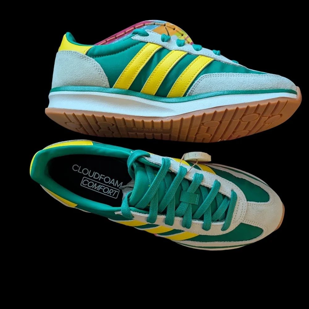 Adidas Run 70s 2.0 Lace Up Sneakers in 7.5 - Picture 5 of 9